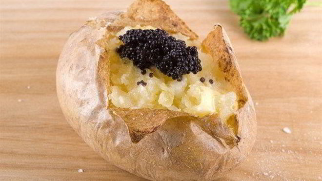 Рецепт Закуски из жареного картофеля, крема и черной икры