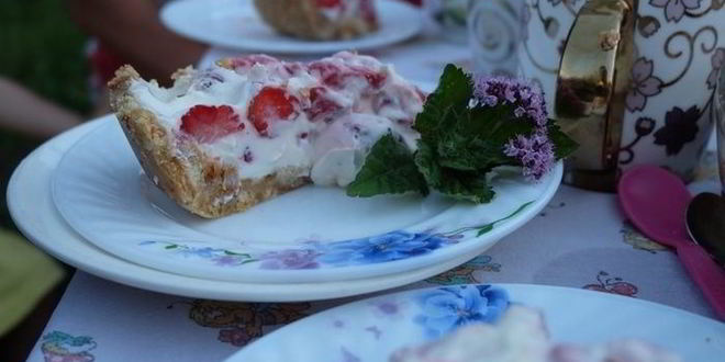 Рецепт летнего ягодного десерта без выпечки