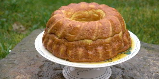 Рецепт манного пудинга с пряным апельсиновым сиропом