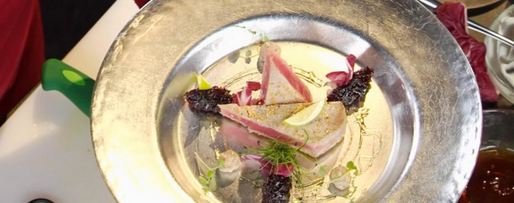 Шаг 5: тунца с луковым мармеладом и ореховым соусом