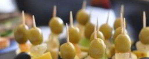 Шаг 3: закуски на шпажках с мармеладом