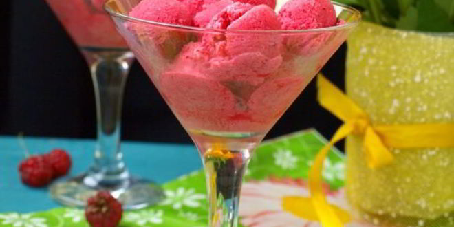 Рецепт малинового мороженого