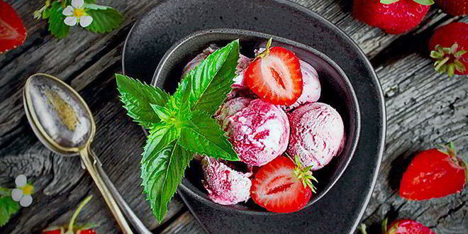 Рецепт мороженого из запеченной клубники