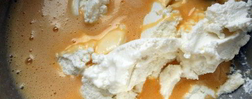 Шаг 2: мороженого рикотта с засахаренными кедровыми орешками