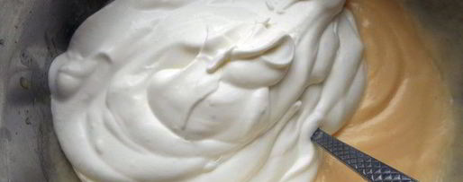 Шаг 4: мороженого рикотта с засахаренными кедровыми орешками