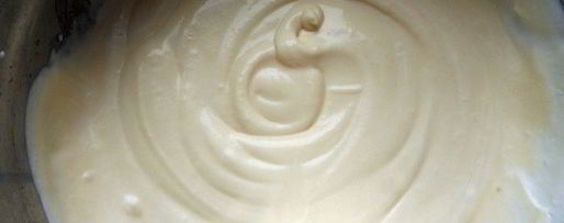 Шаг 5: мороженого рикотта с засахаренными кедровыми орешками