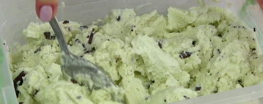 Шаг 7: мороженого с мятой и шоколадом