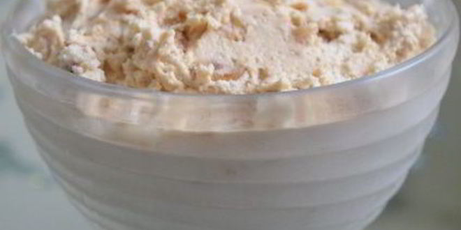 Рецепт мороженого с нугой, ромовым изюмом и карамельными орешками