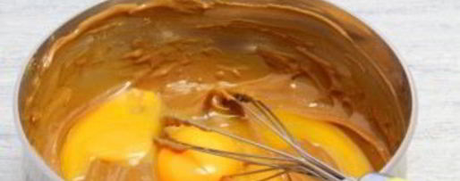 Шаг 2: мороженого со сгущенкой