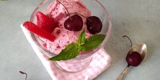 Рецепт ягодного мороженого с мятой