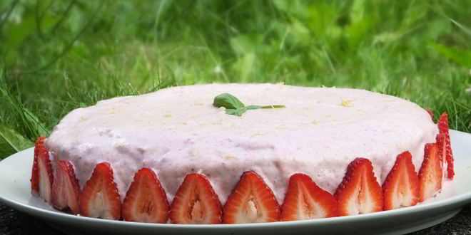 Рецепт базиликового чизкейка с клубничным муссом