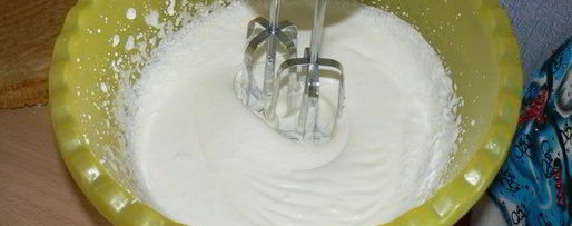 Шаг 3: бисквита с нежным сливочно-смородиновым муссом