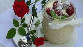 Рецепт Крема-мусса из белого шоколада Роза-малина