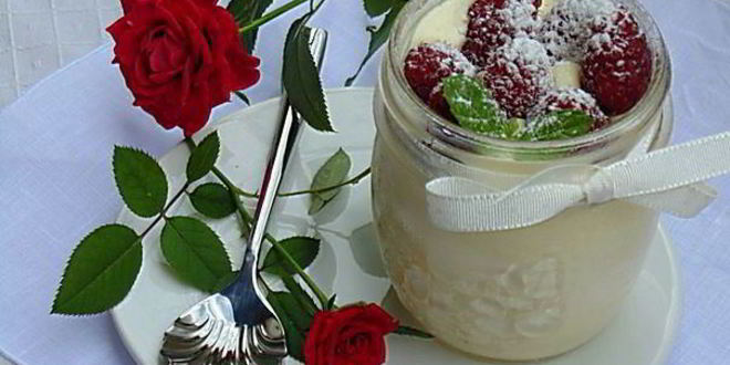 Рецепт крема-мусса из белого шоколада роза-малина