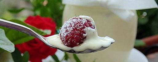 Шаг 7: крема-мусса из белого шоколада роза-малина