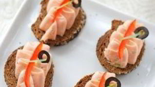 Рецепт Мусса из семги на бородинском хлебе