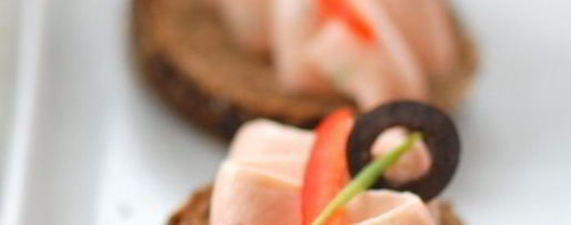 Шаг 1: мусса из семги на бородинском хлебе