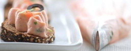 Шаг 3: мусса из семги на бородинском хлебе