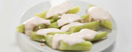 Шаг 1: мусса из семги в лодочках из сельдерея