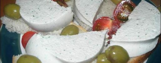 Шаг 1: мусса из сыра и тунца