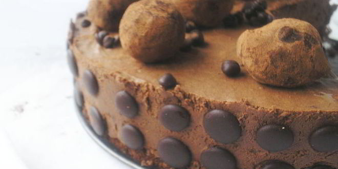 Рецепт шоколадного торта-мусса с кофейно-карамельными трюфелями