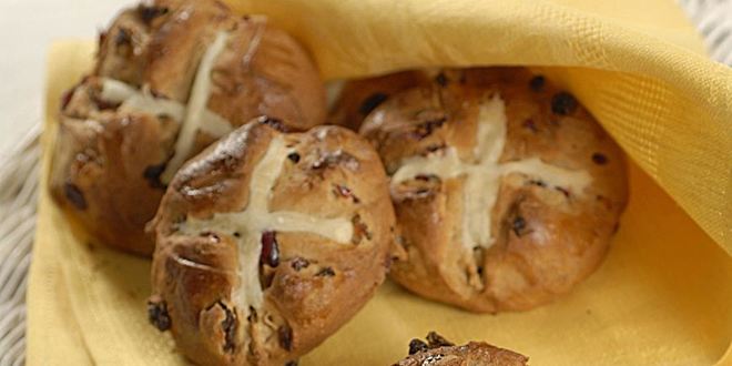 Рецепт английских пасхальных булочек