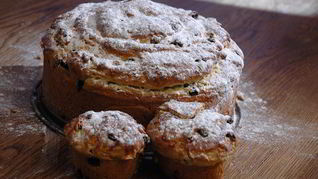 Рецепт Кулича с миндалем и изюмом