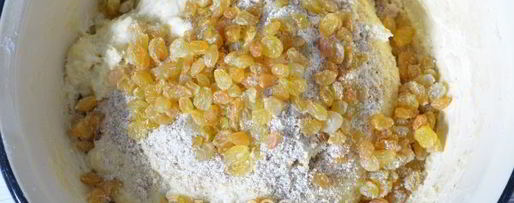 Шаг 11: кулича с миндалем и лимонной цедрой