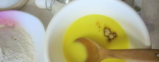 Шаг 1: кулича с ромом и изюмом