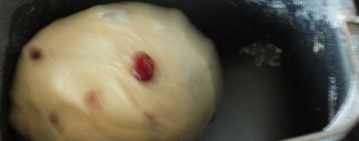 Шаг 4: кулича с вяленой клюквой в хлебопечке