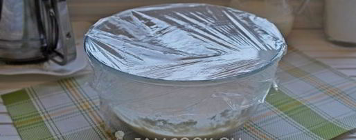 Шаг 6: кулича с вяленой вишней и миндалем