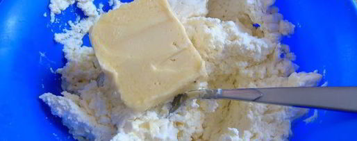 Шаг 2: пасхи с вяленой клюквой и цукатами