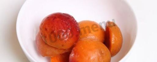 Шаг 2: пасхальных булочек с кремом и абрикосами