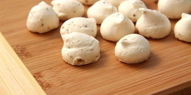 Рецепт пасхальных меренг с орехами пекан