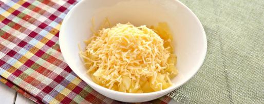 Шаг 1: пикантного десерта с ананасами и сыром