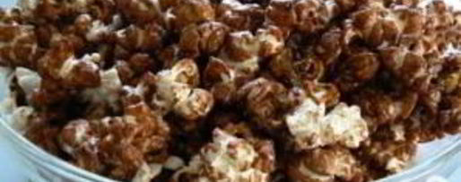 Шаг 2: попкорна с шоколадом и карамелью