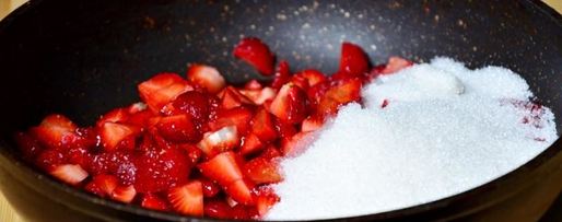 Шаг 2: мороженого домашний клубничный щербет из йогурта