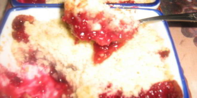 Рецепт сливового крамбла с орехами