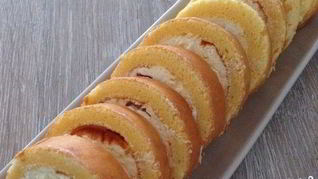 Рецепт Бисквитного рулета с брусничным суфле