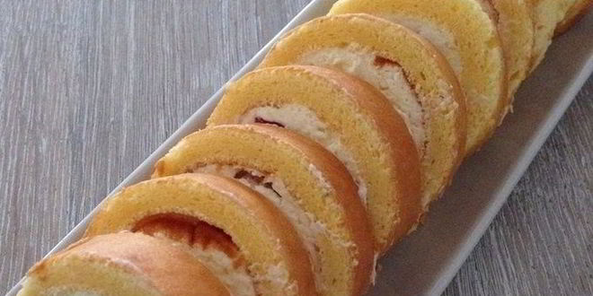 Рецепт бисквитного рулета с брусничным суфле