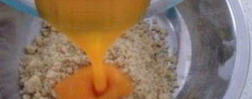 Шаг 1: бисквитного рулета с брусничным суфле