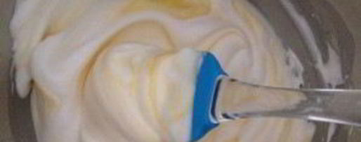 Шаг 5: бисквитного рулета с брусничным суфле