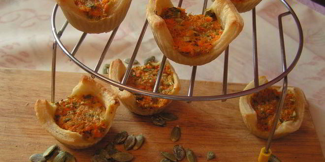 Рецепт корзиночек с морковным суфле, вешенками и тыквенными семечками