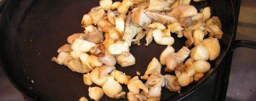 Шаг 4: корзиночек с морковным суфле, вешенками и тыквенными семечками