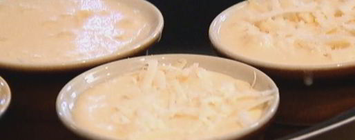 Шаг 5: крабового суфле с чеддером и пармезаном