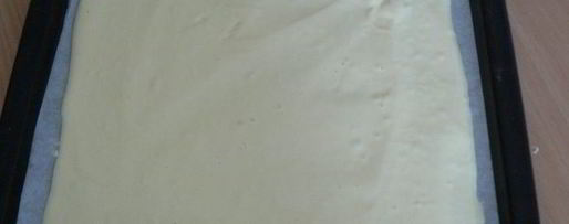 Шаг 1: рулета с суфле и брусникой