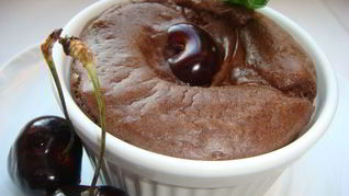 Рецепт Шоколадного суфле запеченного с пьяной вишней