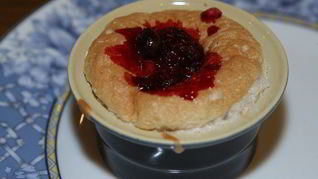 Рецепт Сладкого суфле с ягодно-апельсиновым соусом