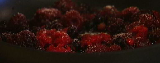 Шаг 8: сладкого суфле с ягодно-апельсиновым соусом