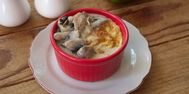 Рецепт суфле из кабачков с грибным соусом